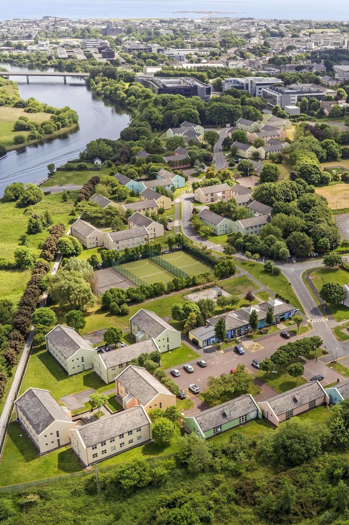 Corrib Village Apartments University Of Galway Голвей Екстер'єр фото